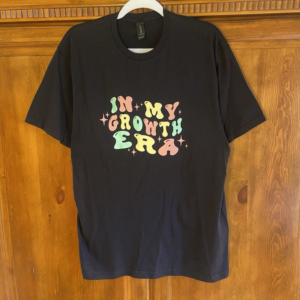 Gildan SoftStyle “In My Growth Era” Women’s T-shirt Size Large Black Graphic Tee